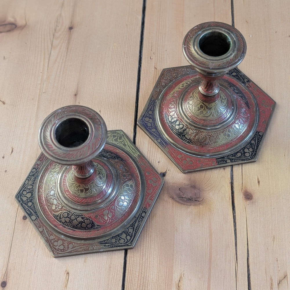 Vintage Ensemble de 2 chandeliers en laiton gravé